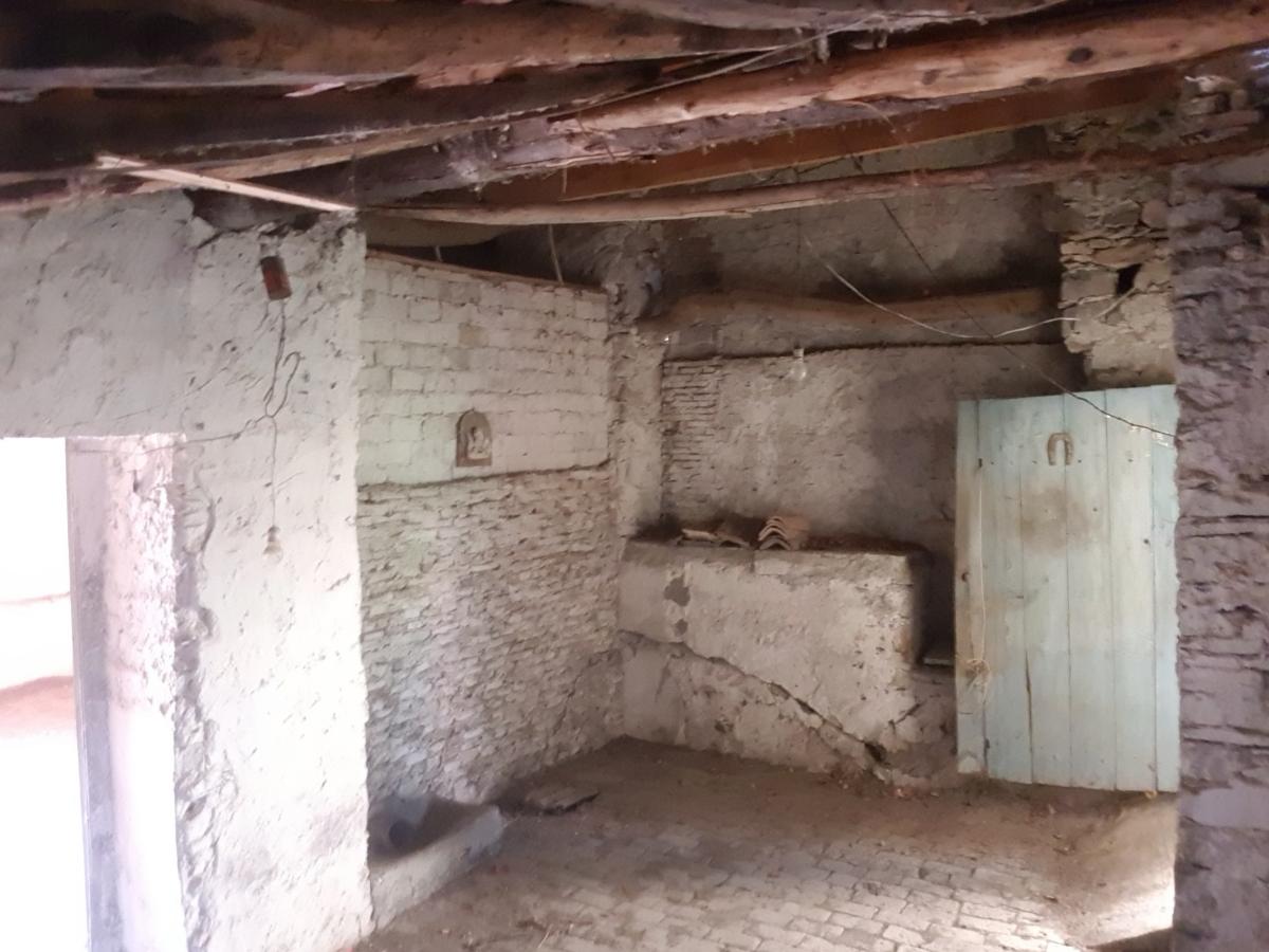 Devotional niche — first floor, Building A